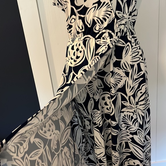 BNWT Talbots dress size Med Petite. Such a flattering cut! - Picture 3 of 10